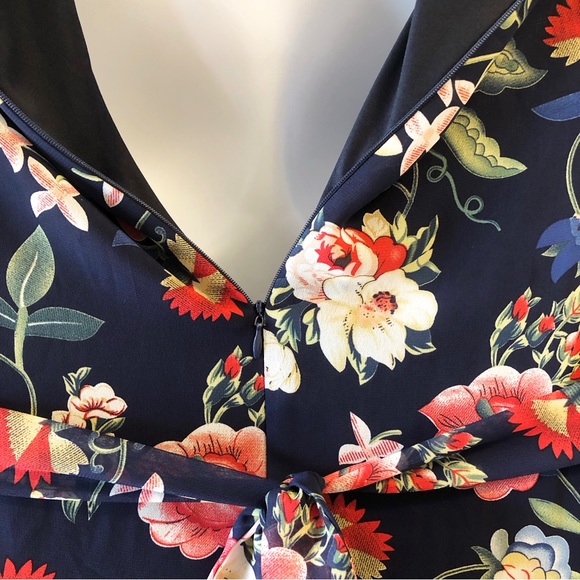 NWOT Betsy Johnson Floral dress. - Picture 8 of 11